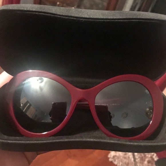 CHANEL Oval Sunglasses - Picture 3 of 7